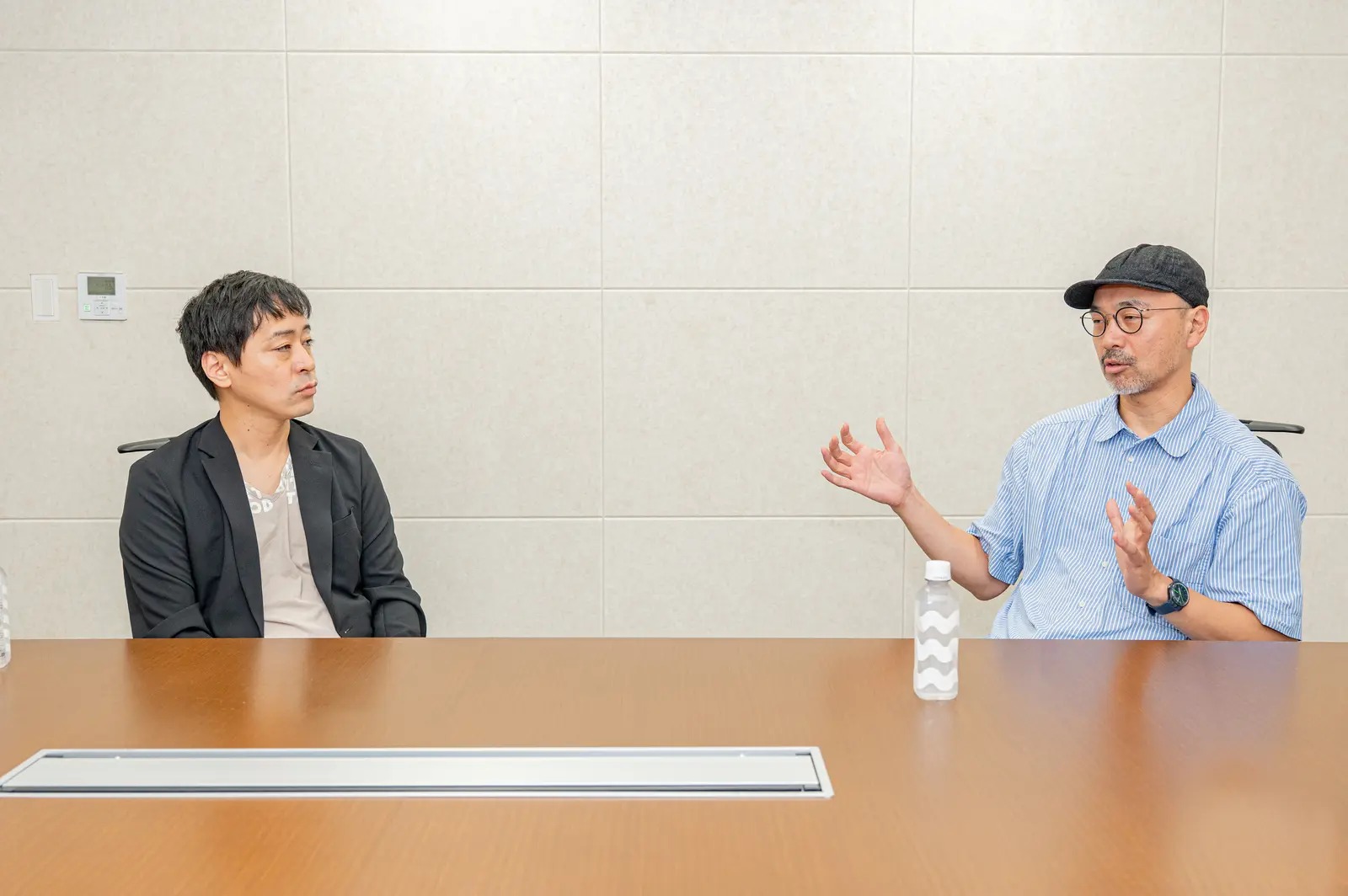 対談する松井優征さんと加藤隆生さん